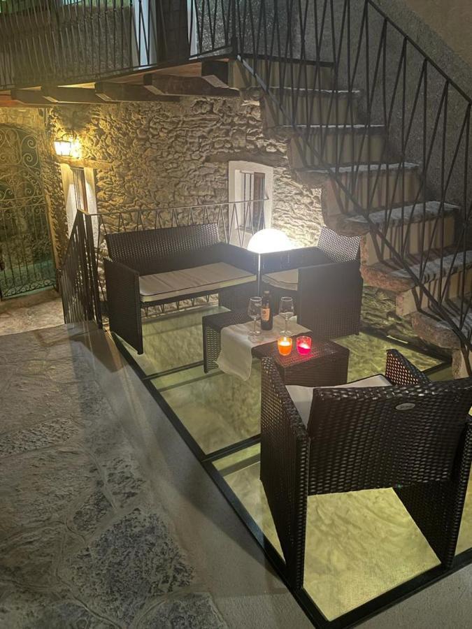 Independent Stone House With Lake View Musso Zewnętrze zdjęcie