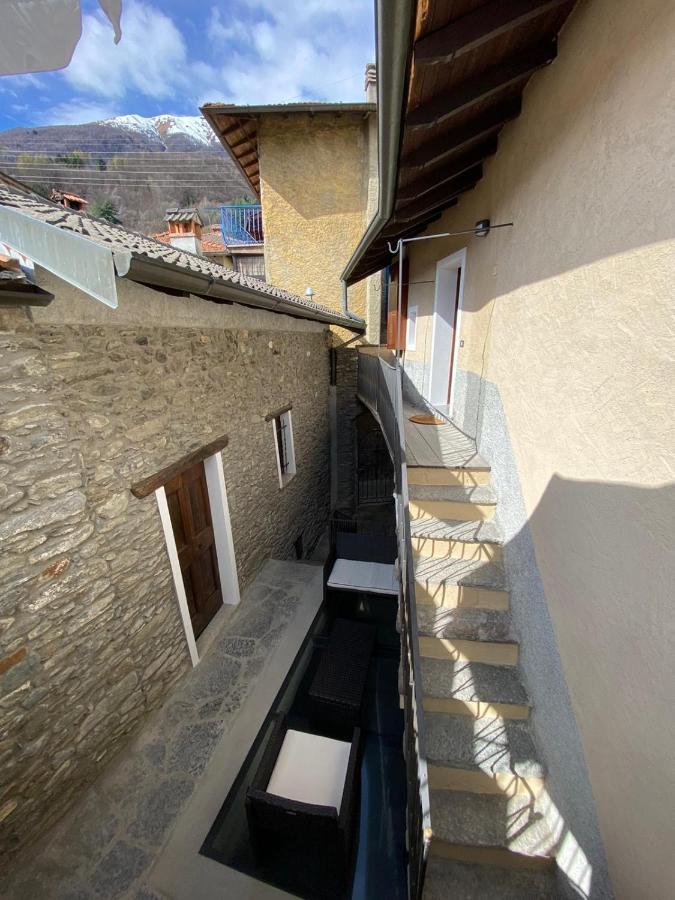 Independent Stone House With Lake View Musso Zewnętrze zdjęcie